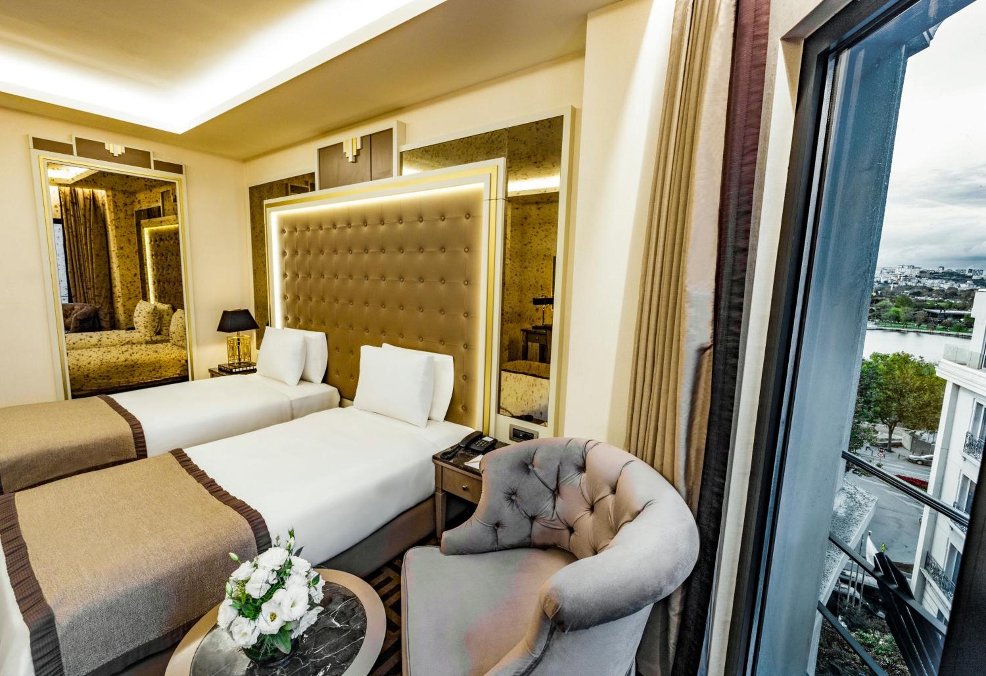 Готель Ramada By Wyndham Istanbul Golden Horn Екстер'єр фото